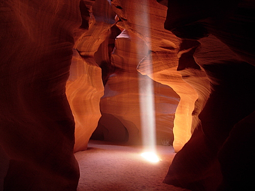 antelope-canyon-ray-of-light