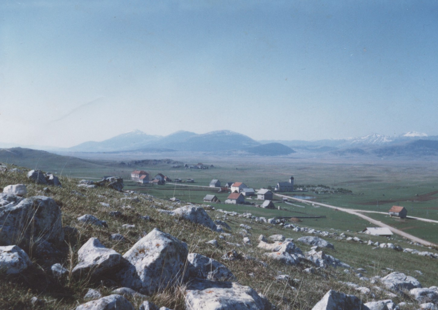 Купрес 1993. године, - 1995.г. усташе су срушили Цркву