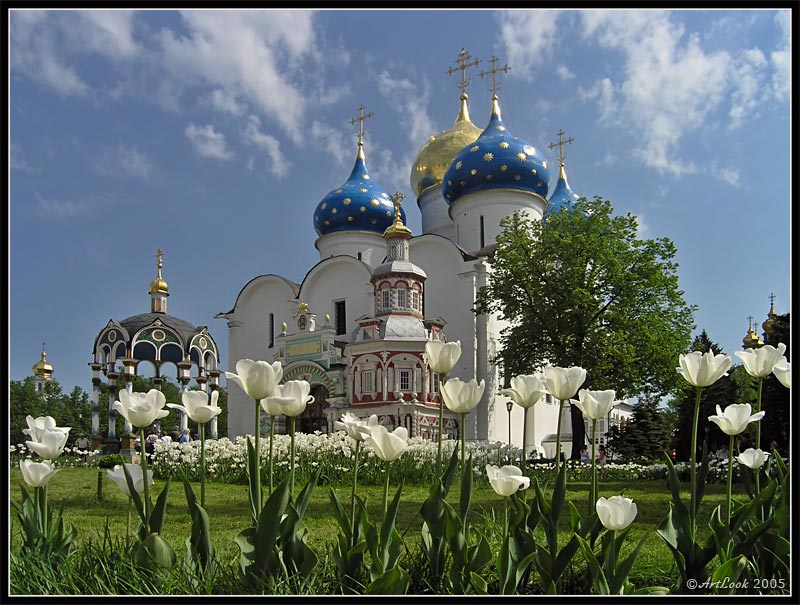 zagorsk-cathedral-flowers