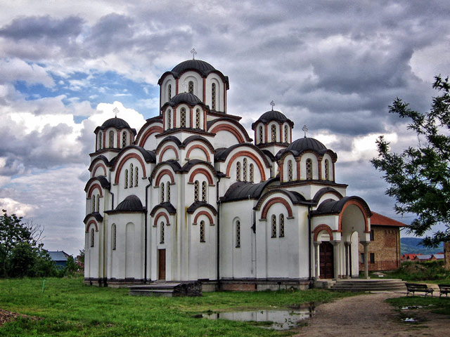 Србија - Ветерник - храм Св. Симеона Мироточивог