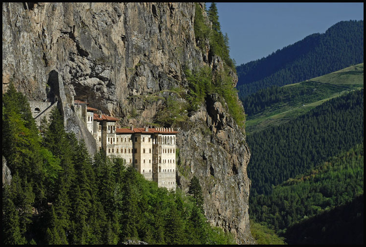 Сумела манастир